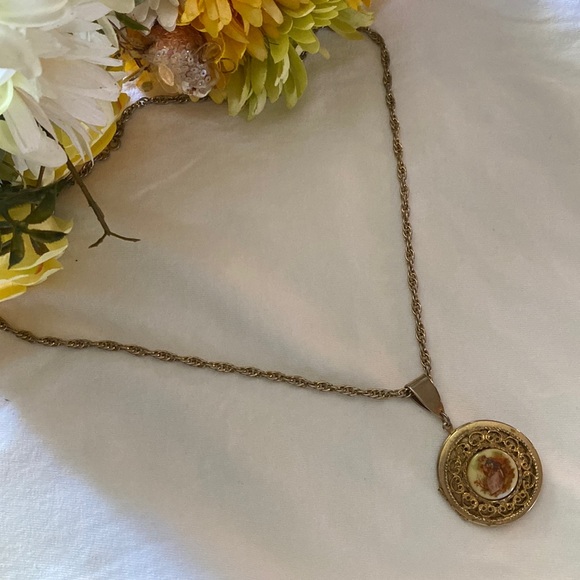 Vintage | Jewelry | Vintage Locket | Poshmark